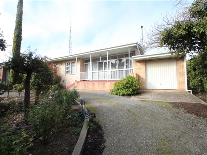 14 Powell Street, Clare SA 5453