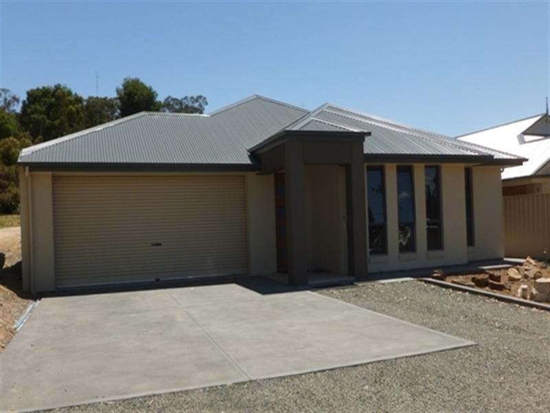 7 West Terrace, Clare SA 5453