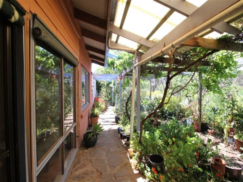 18 Smith Road, Leasingham SA 5452