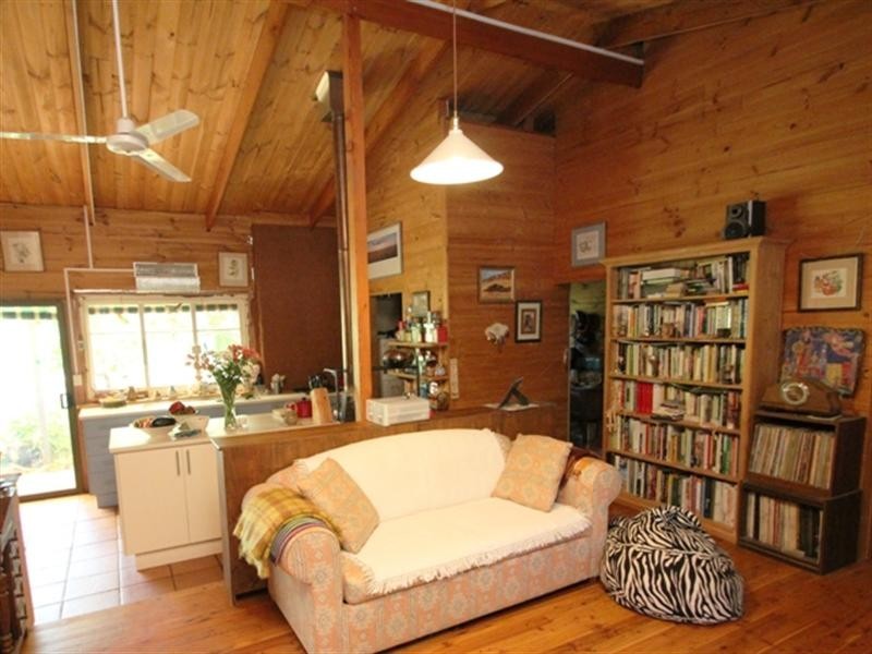 18 Smith Road, Leasingham SA 5452