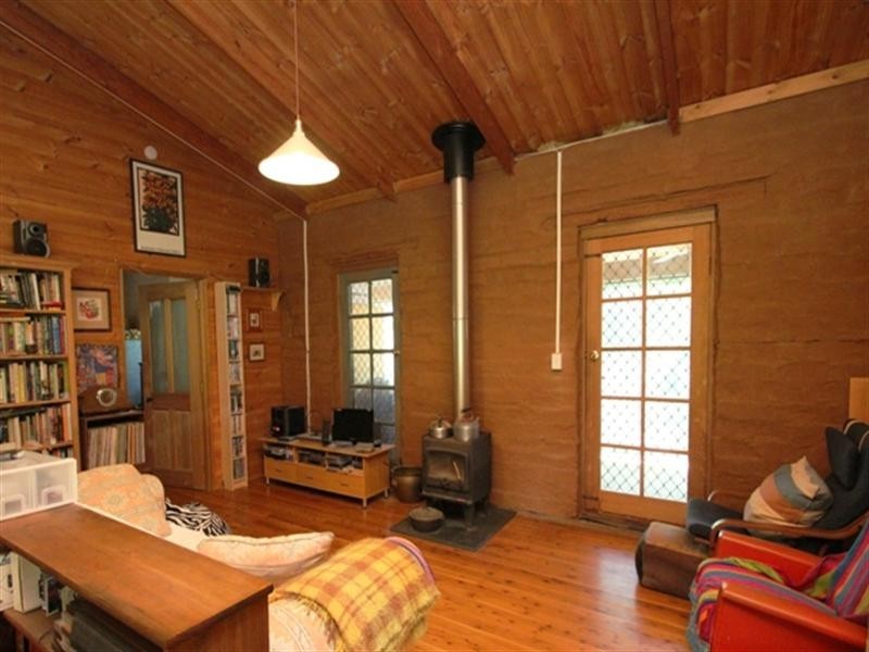 18 Smith Road, Leasingham SA 5452