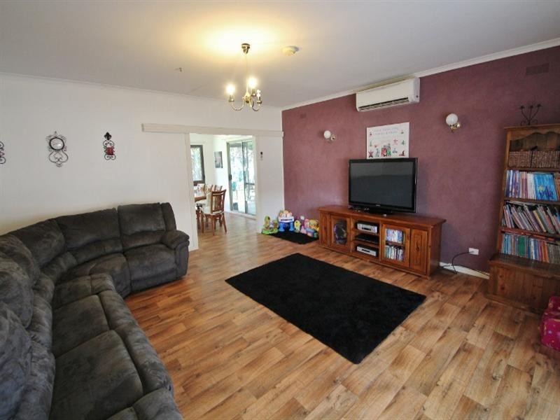 19 Edward Street, Clare SA 5453