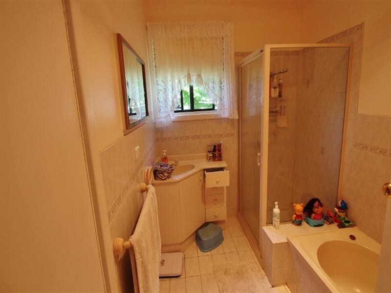 19 Edward Street, Clare SA 5453