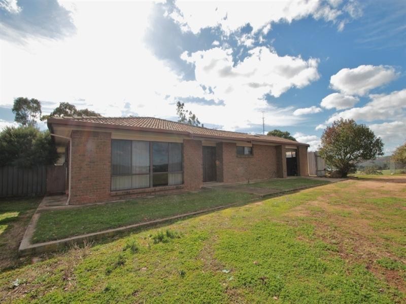 57 Calcannia Road, Clare SA 5453