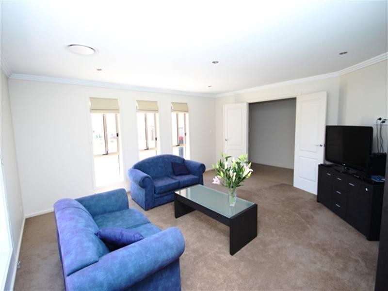 4 Tamblyn Street, Clare SA 5453