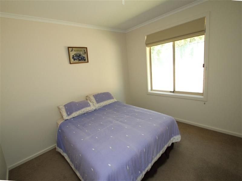 4 Tamblyn Street, Clare SA 5453