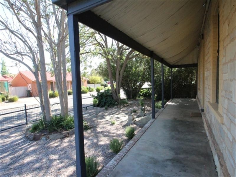 20 Gleeson Street, Clare SA 5453