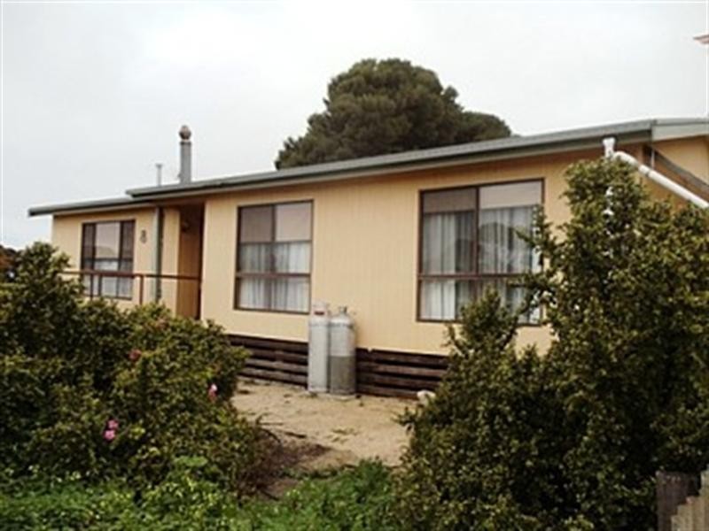 8 Main Coast Road, Pine Point SA 5571