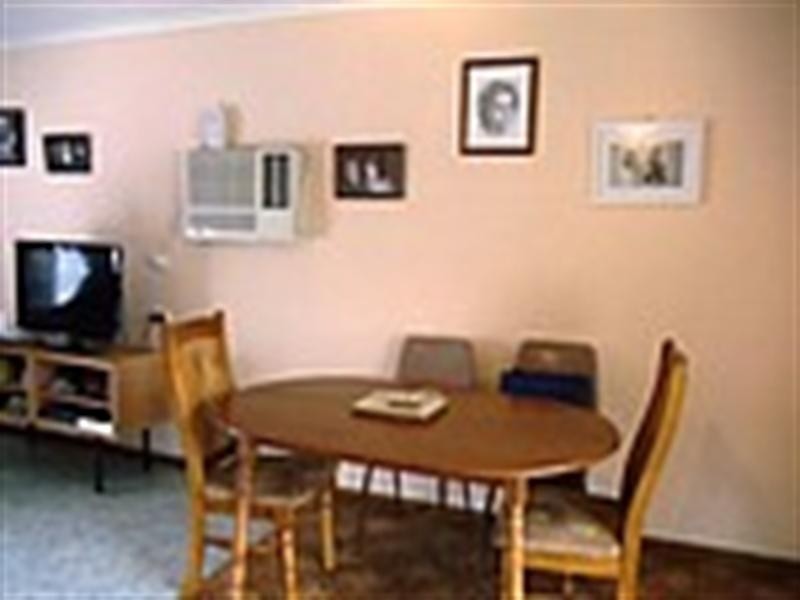 8 Main Coast Road, Pine Point SA 5571