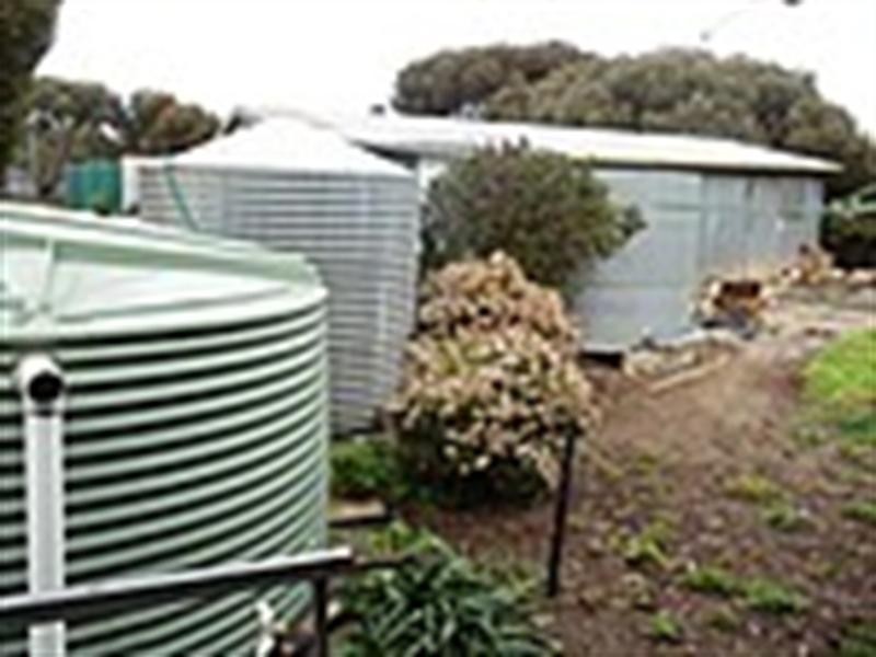 8 Main Coast Road, Pine Point SA 5571