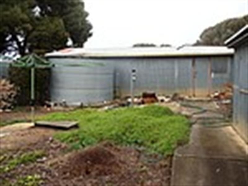 8 Main Coast Road, Pine Point SA 5571