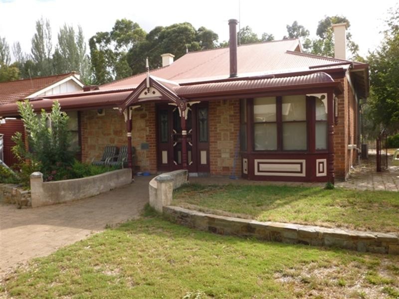 32 Jonathan Street, Clare SA 5453