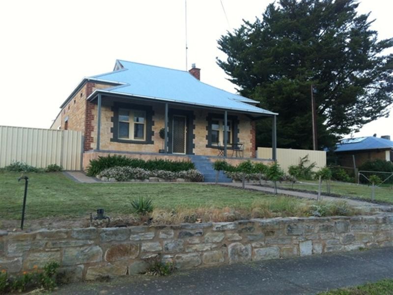 5 Bright Street, Clare SA 5453