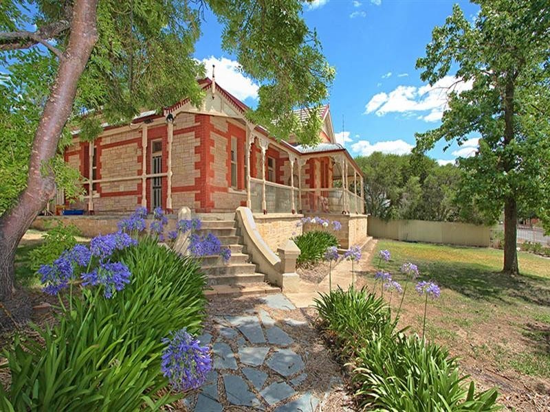 102 Main North Road, Clare SA 5453