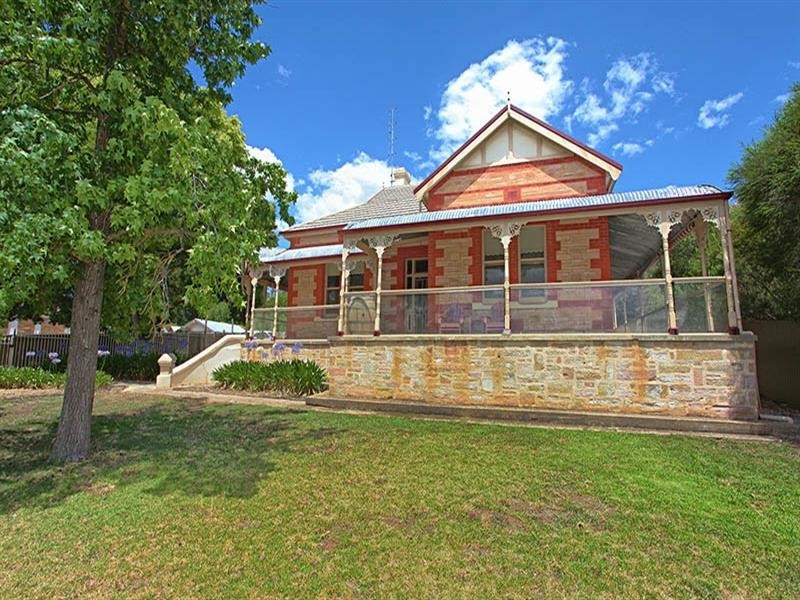 102 Main North Road, Clare SA 5453