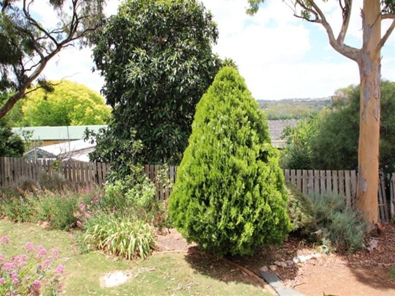 8 Pollock Crescent, Clare SA 5453