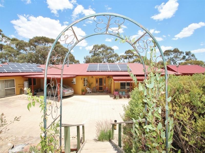 88 Kingfisher Drive, Clare SA 5453