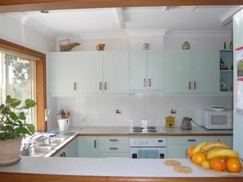 6 Michael Court, Clare SA 5453