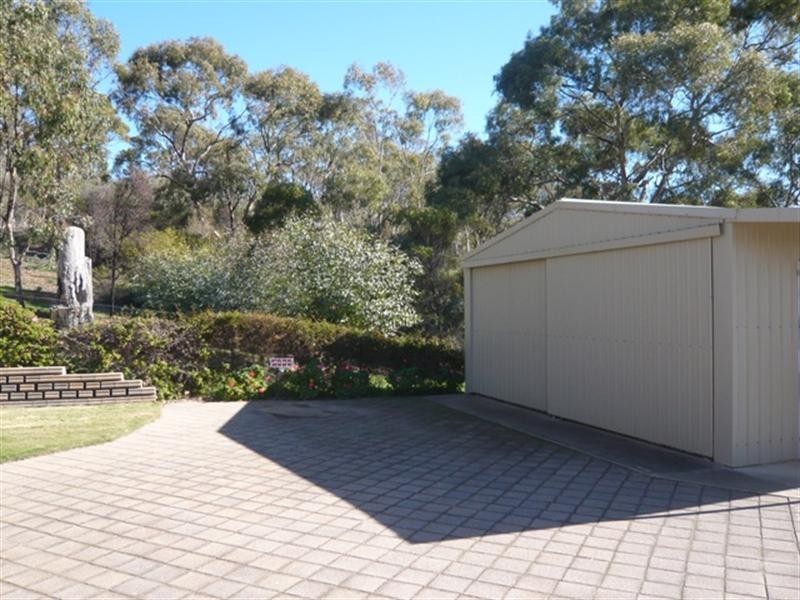 6 Michael Court, Clare SA 5453