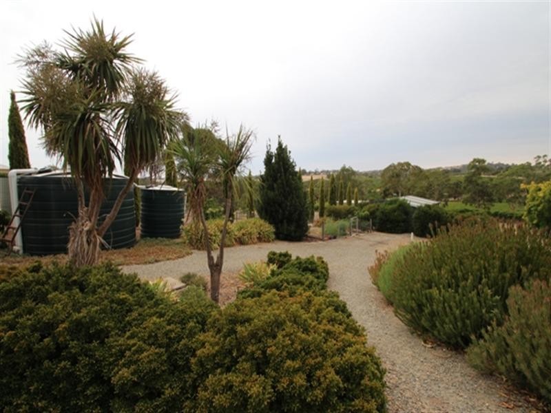 13 Jarman Crescent, Clare SA 5453