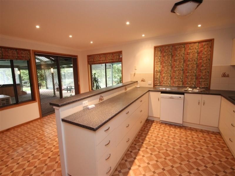 13 Jarman Crescent, Clare SA 5453