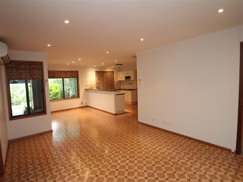 13 Jarman Crescent, Clare SA 5453