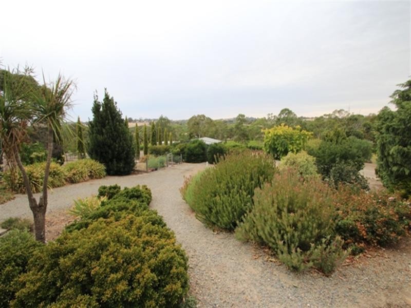 13 Jarman Crescent, Clare SA 5453