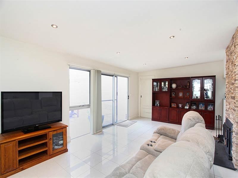 2 Barnard Street, Clare SA 5453