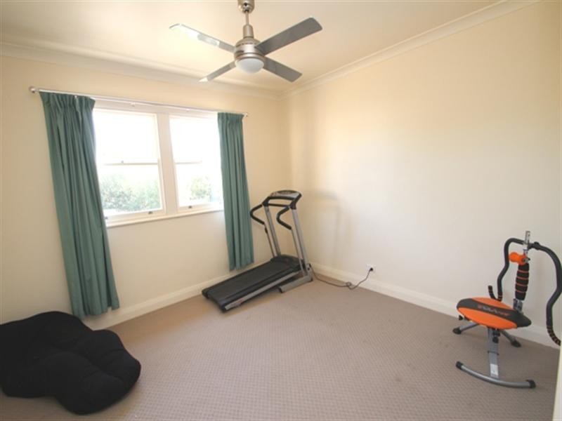2 Barnard Street, Clare SA 5453