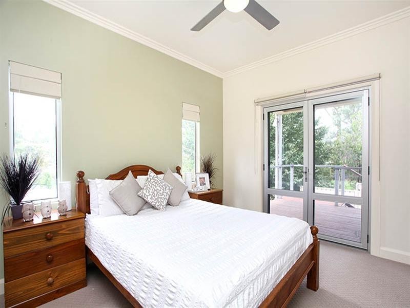 2 Barnard Street, Clare SA 5453