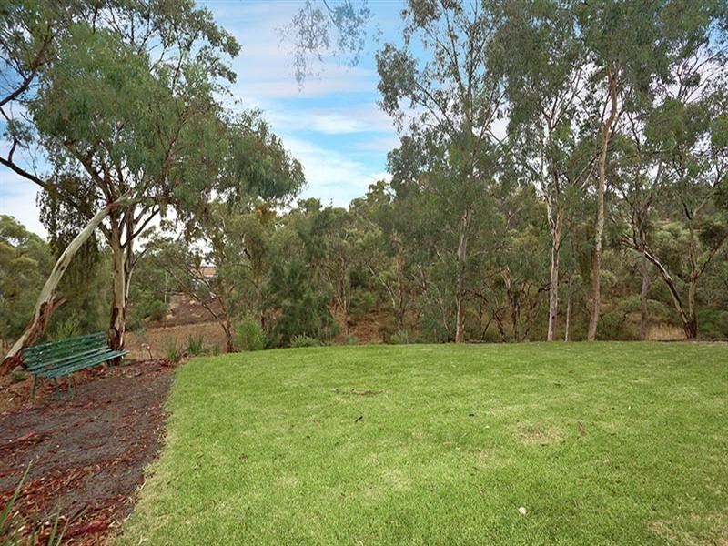 23 Warenda Road, Clare SA 5453