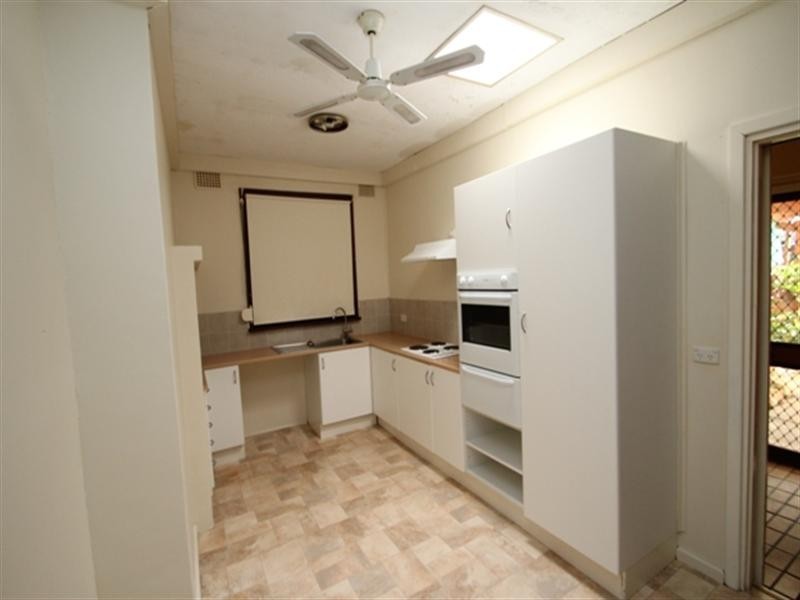 11 Kelly Street, Clare SA 5453