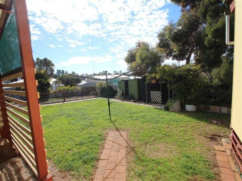 11 Kelly Street, Clare SA 5453