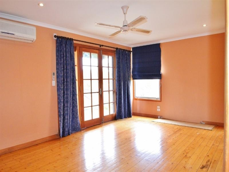 28 Kelly Street, Clare SA 5453