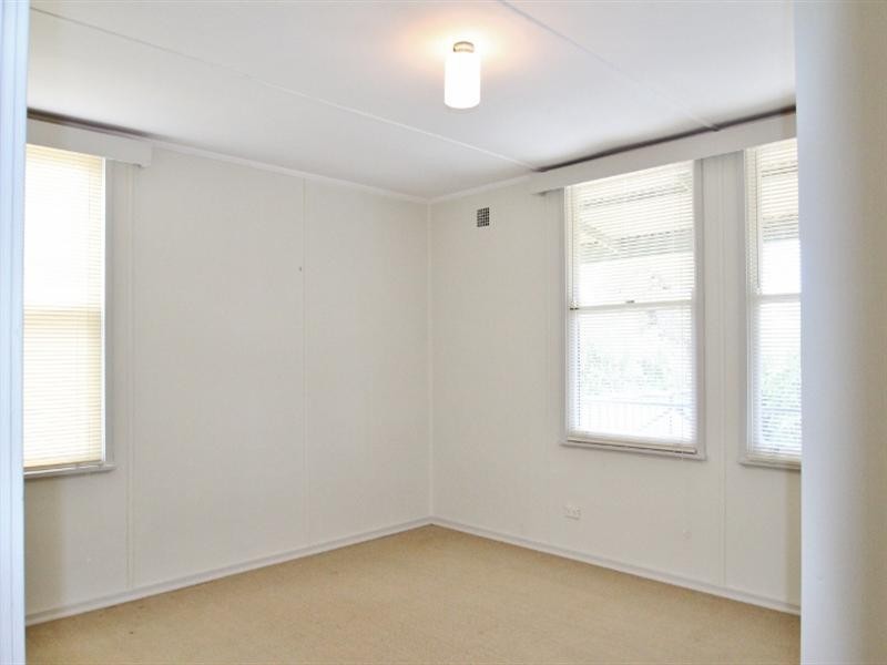 28 Kelly Street, Clare SA 5453