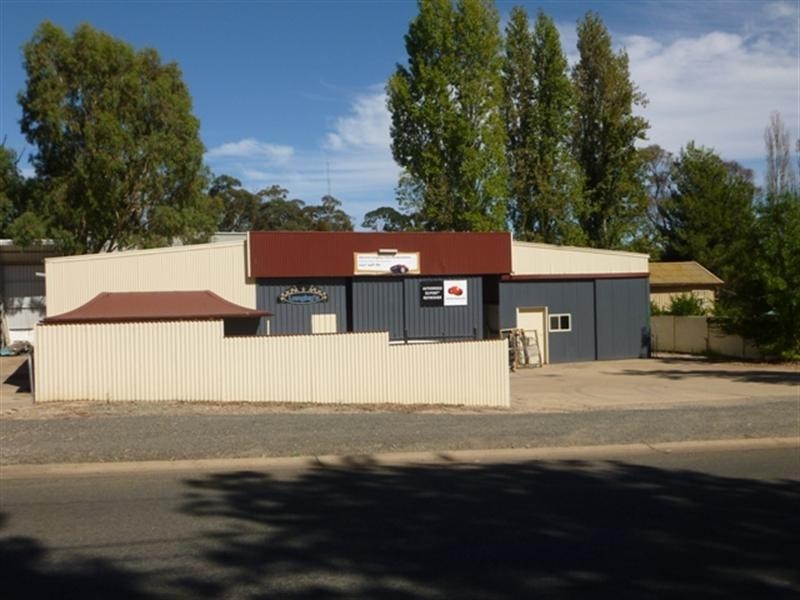 60 New Road, Clare SA 5453