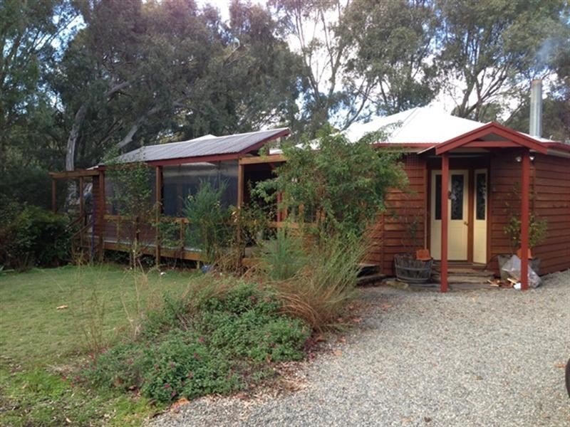 11 Powell Place, Clare SA 5453