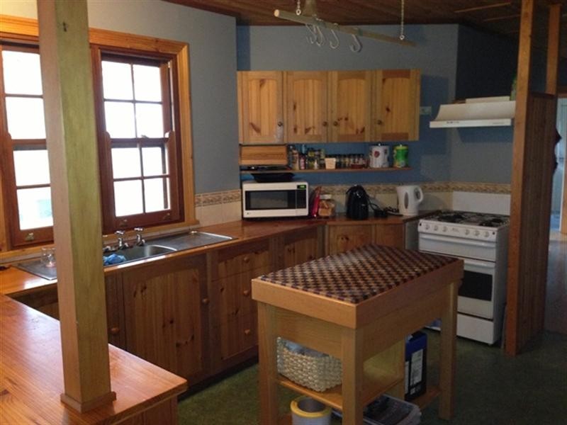 11 Powell Place, Clare SA 5453