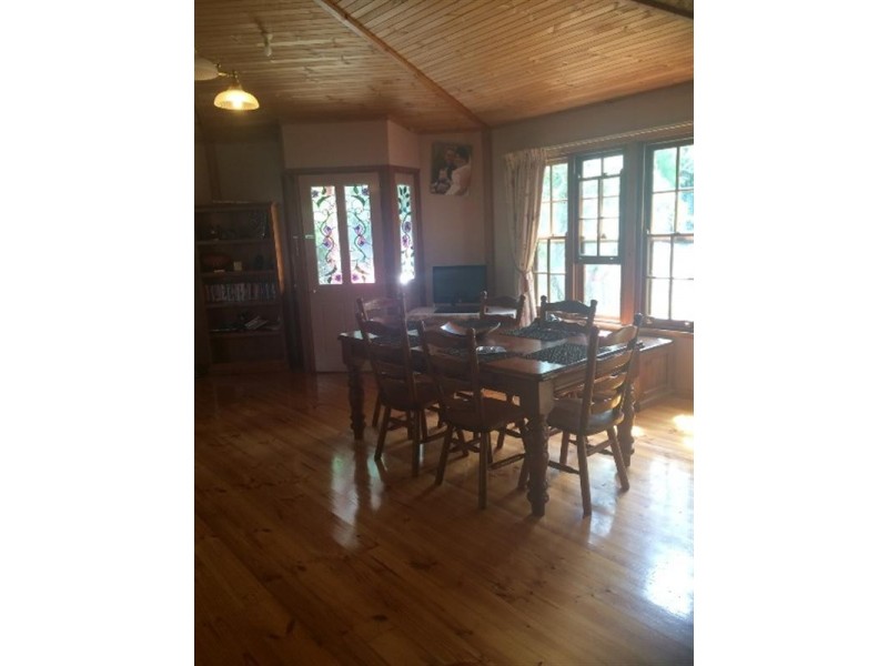 11 Powell Place, Clare SA 5453