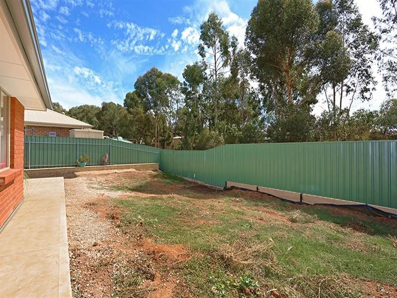 16 Pandappa Drive, Clare SA 5453