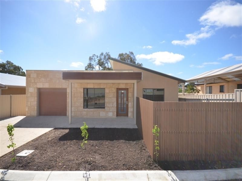 Unit 7, 6 William Street, Clare SA 5453