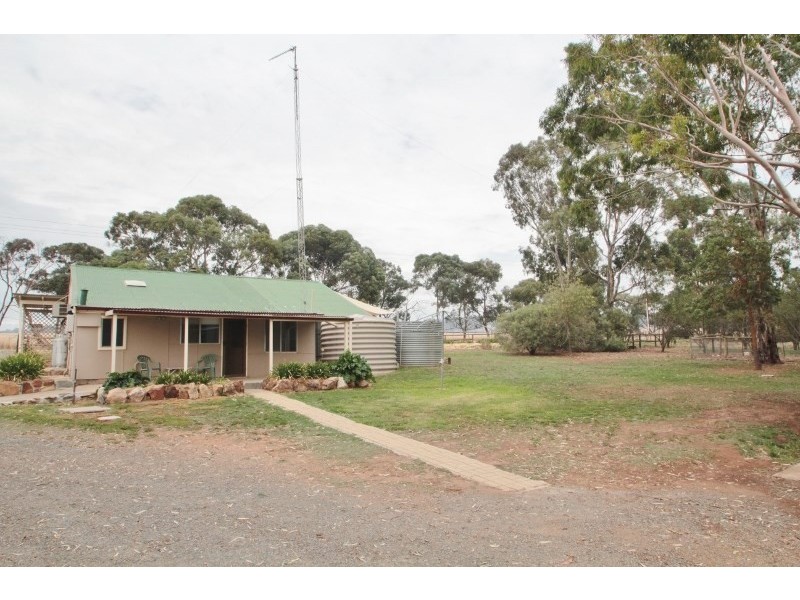 176 Stradbrooke Road, Clare SA 5453