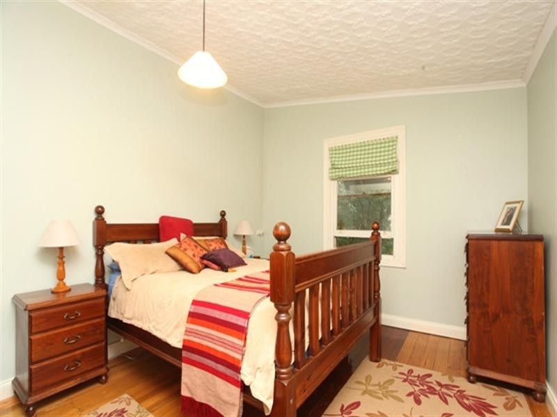 13 Bright Street, Clare SA 5453