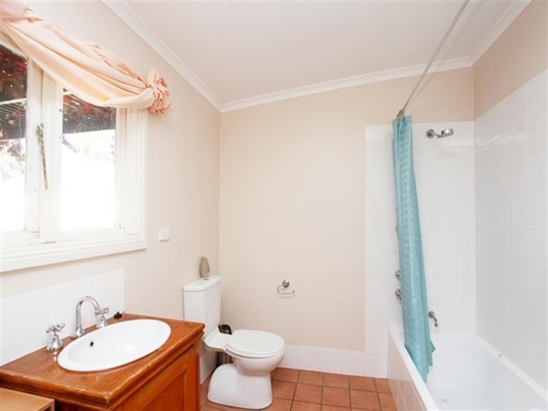 13 Bright Street, Clare SA 5453