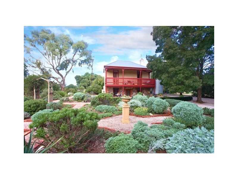 6 Copper House Street, Burra SA 5417