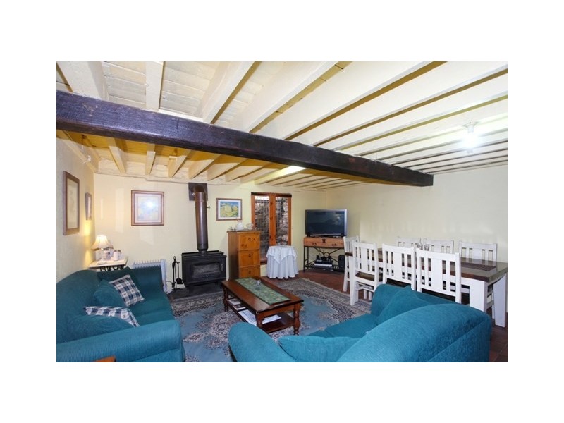 6 Copper House Street, Burra SA 5417