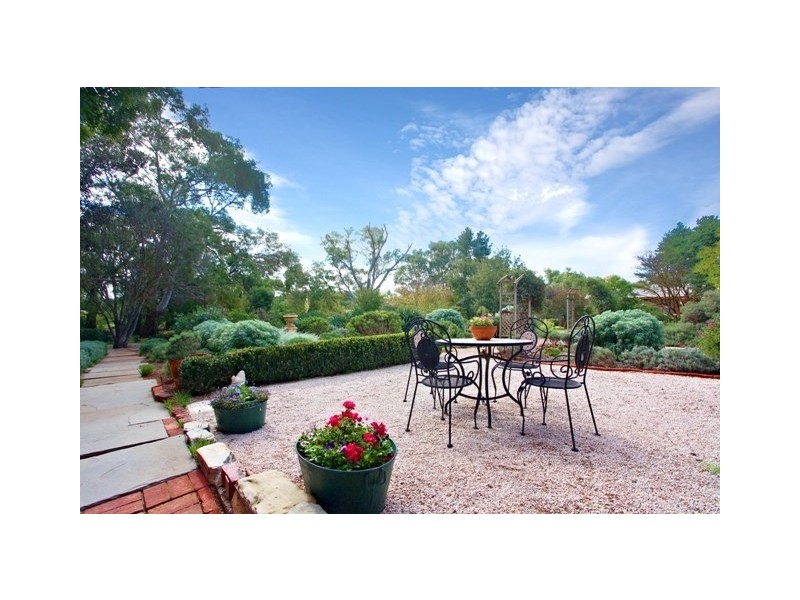 6 Copper House Street, Burra SA 5417