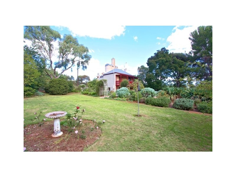 6 Copper House Street, Burra SA 5417