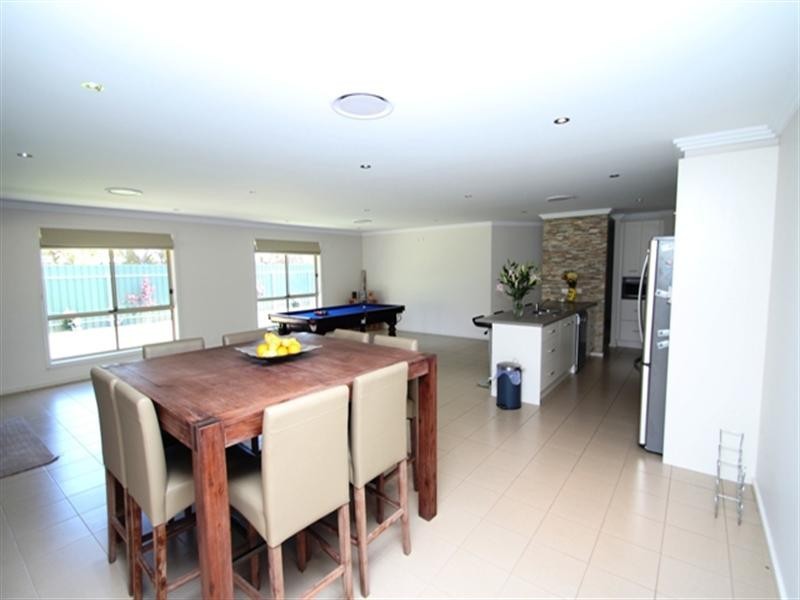 4 Tamblyn Street, Clare SA 5453