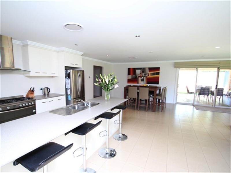 4 Tamblyn Street, Clare SA 5453